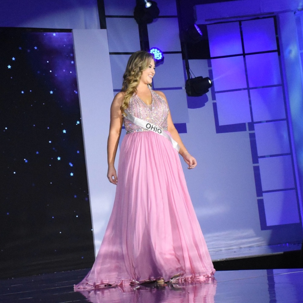 Winning 2019 Jovani Custom Couture Gown: Size 18 (Altered to a Street Size 14)
